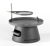 Nuotiogrilli sis&auml;lt&auml;&auml; s&auml;&auml;dett&auml;v&auml;n grillaustason ja jalan